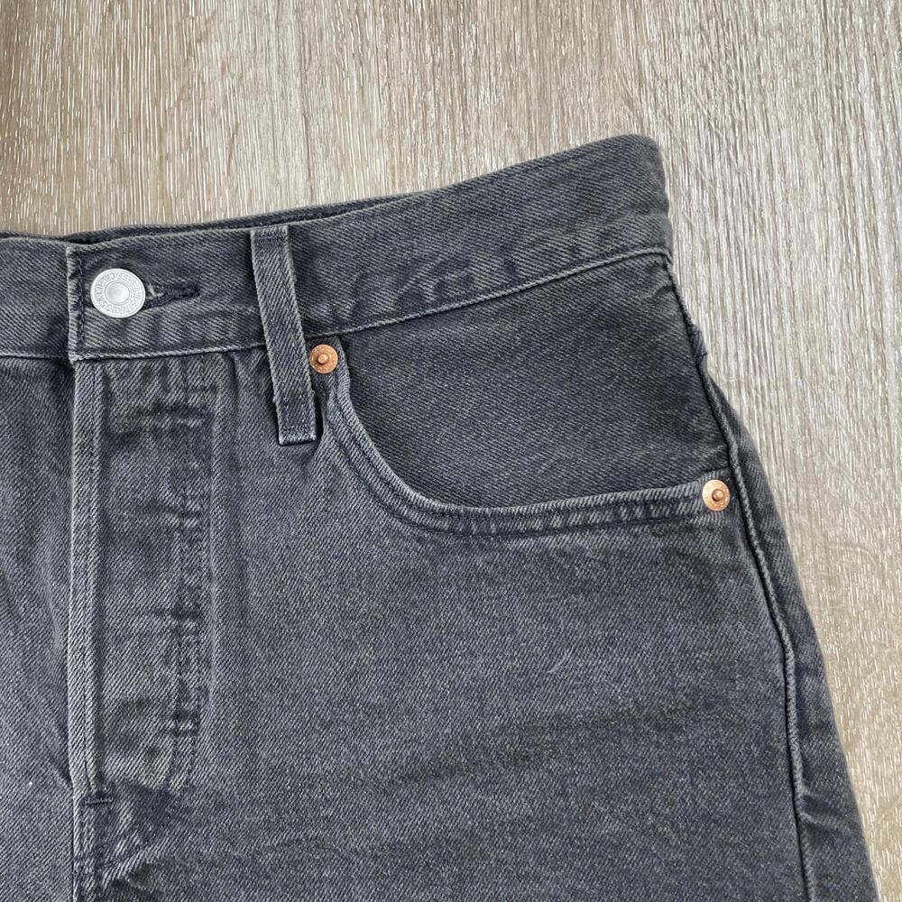 Leviās 501 Cutoff Jean Shorts Black Button Fly Women's W27 ( 30 X 3ā Inseam ) - Picture 5 of 16